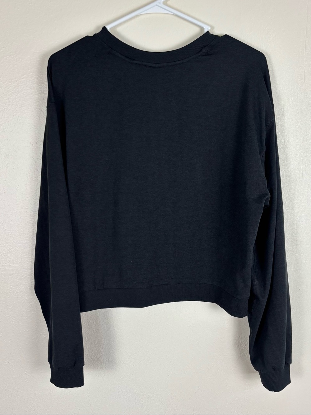 Vuori Halo Modern Crew In Black Heather Women's Size Large VW2120 - Picture 2 of 4